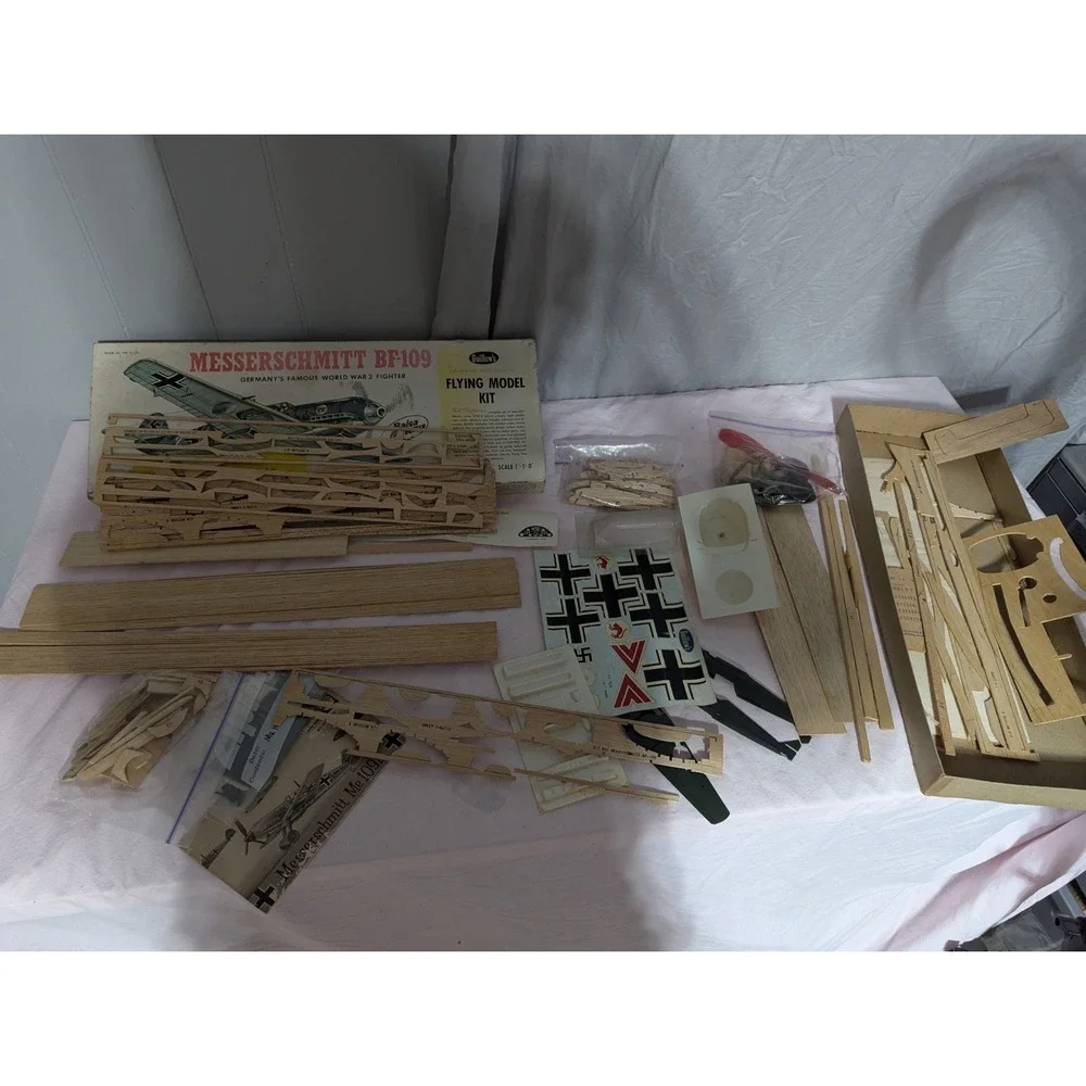 vintage Messerschmitt‎ BF-109 Germany WWII fighter Balsa wood airplane model kit